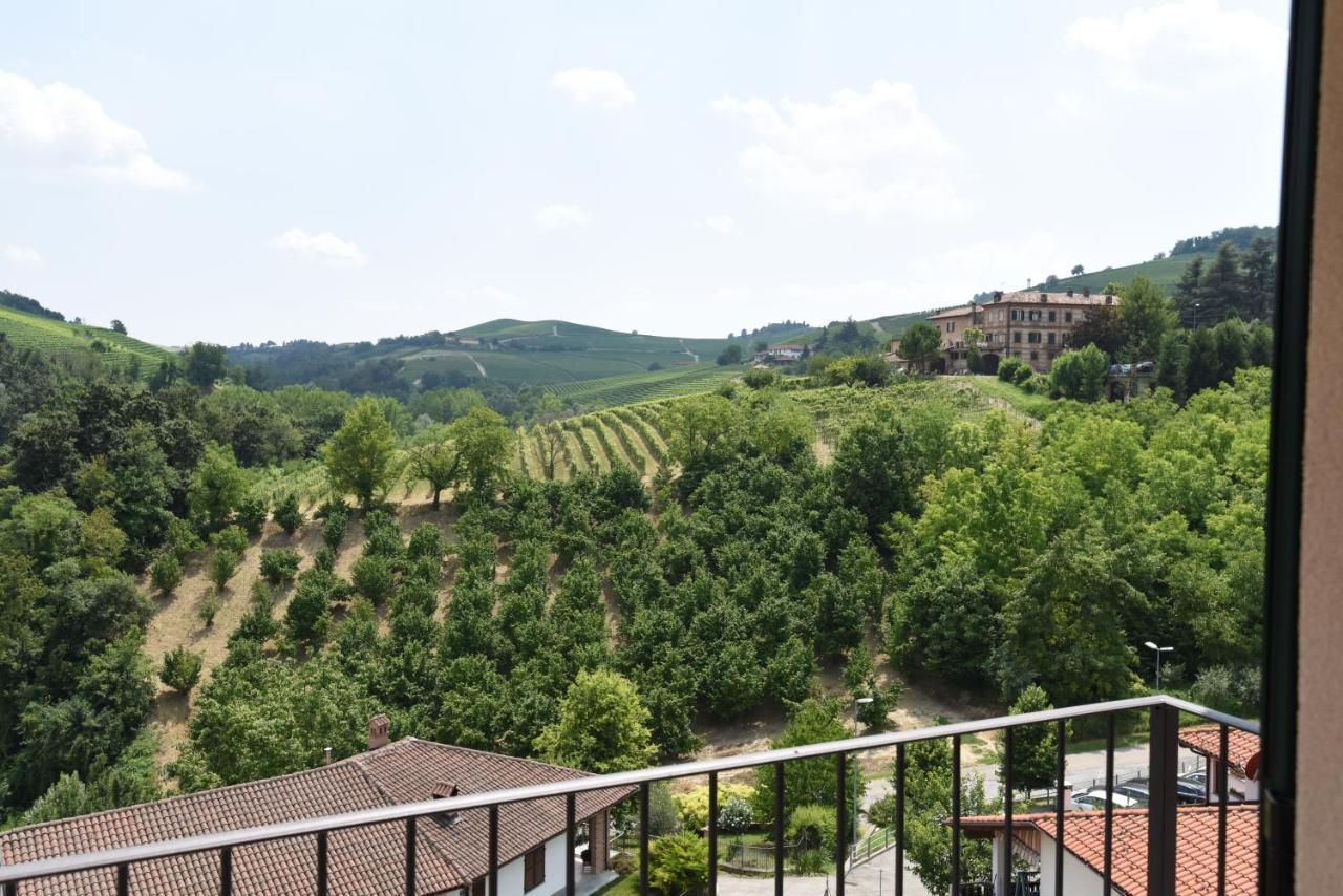 In Piazzetta Holiday Apartments, Barolo Exterior photo