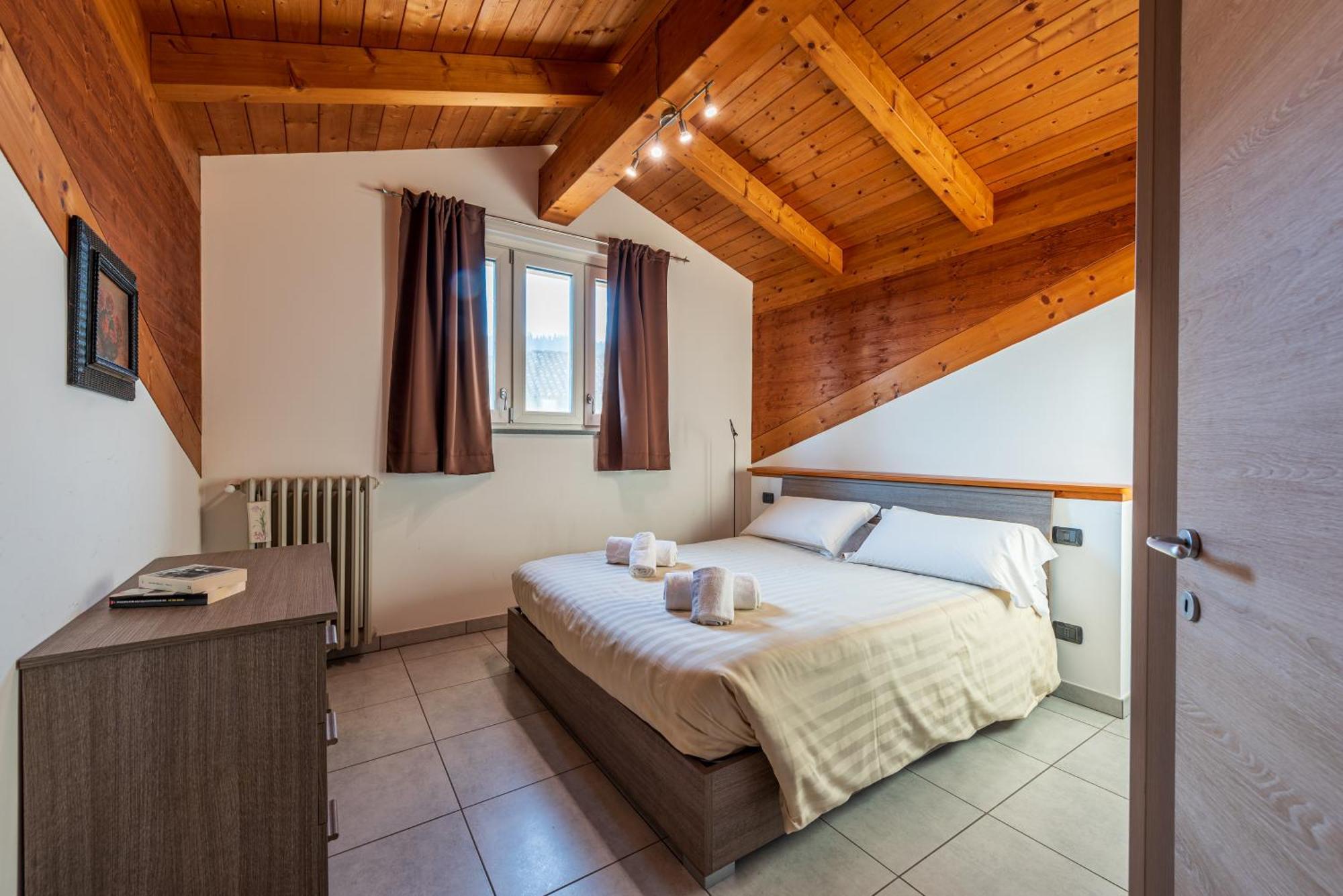 In Piazzetta Holiday Apartments, Barolo Exterior photo