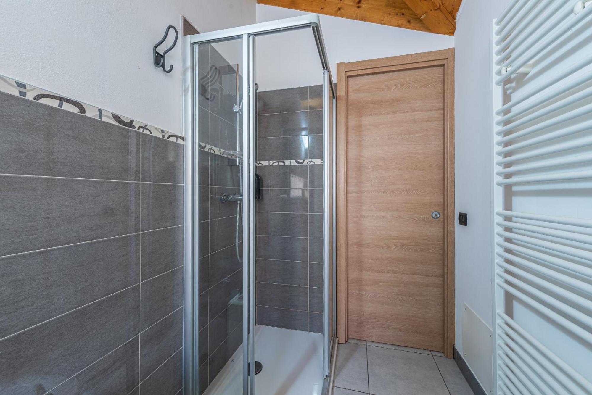 In Piazzetta Holiday Apartments, Barolo Exterior photo